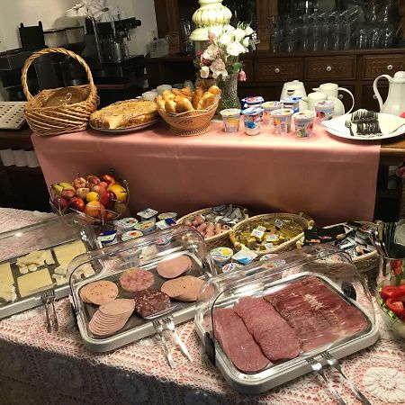 Gaestehaus Am Roemerbad Zell an der Mosel Luaran gambar