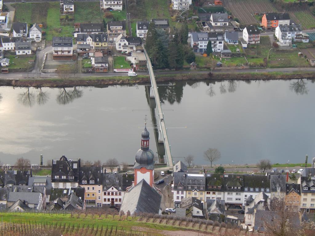 Gaestehaus Am Roemerbad Zell an der Mosel Luaran gambar